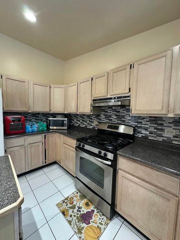 1518 W 96th Place, Crown Point, IN 46307