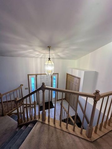 1518 W 96th Place, Crown Point, IN 46307