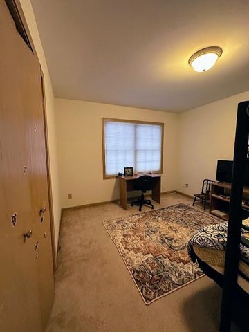 1518 W 96th Place, Crown Point, IN 46307