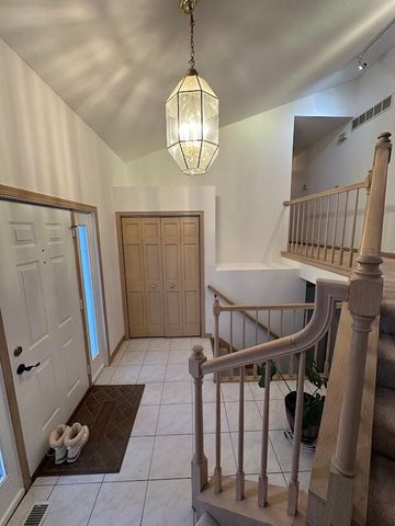 1518 W 96th Place, Crown Point, IN 46307