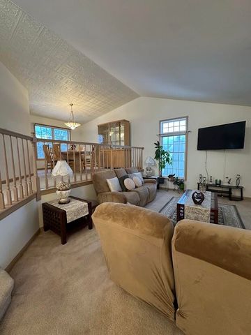 1518 W 96th Place, Crown Point, IN 46307