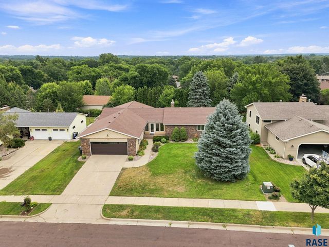 2009 E Elizabeth Dr Drive, Sioux Falls, SD 57103