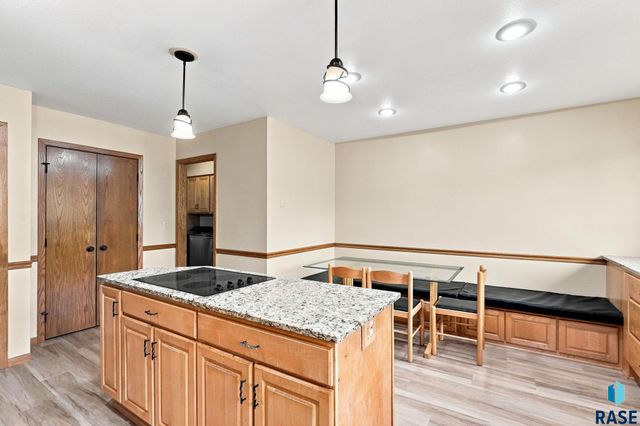 2009 E Elizabeth Dr Drive, Sioux Falls, SD 57103