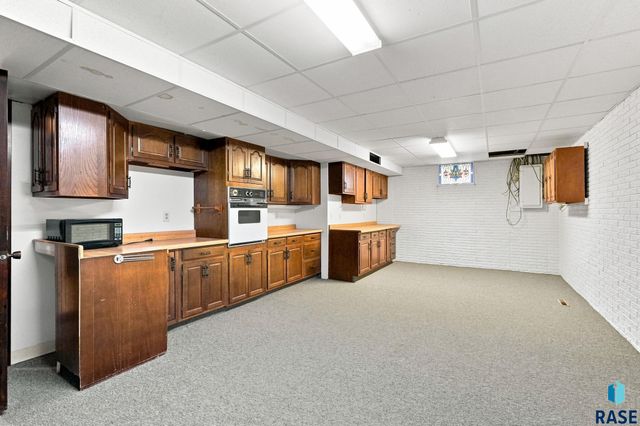 2009 E Elizabeth Dr Drive, Sioux Falls, SD 57103
