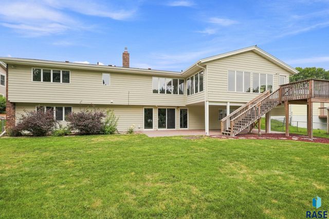2009 E Elizabeth Dr Drive, Sioux Falls, SD 57103
