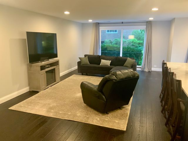 1290 N Western Avenue 103, Lake Forest, IL 60045