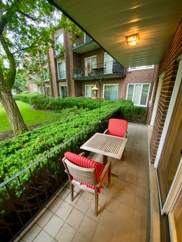 1290 N Western Avenue 103, Lake Forest, IL 60045