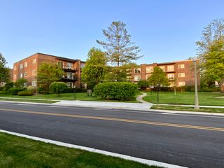 1290 N Western Avenue 103, Lake Forest, IL 60045