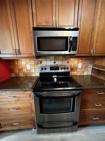 14 Skyline Drive 15, Fishkill, NY 12524