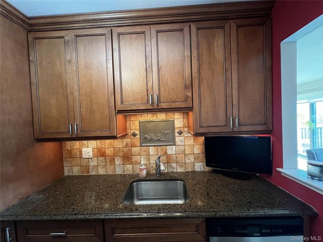 14 Skyline Drive 15, Fishkill, NY 12524