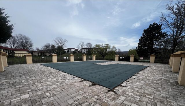 14 Skyline Drive 15, Fishkill, NY 12524