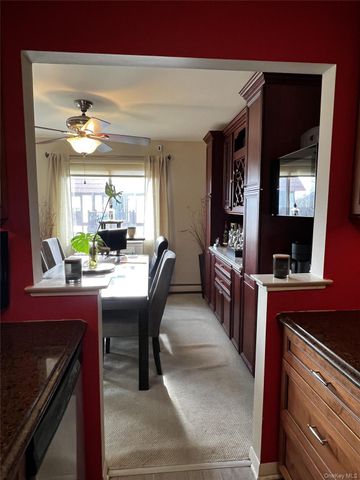 14 Skyline Drive 15, Fishkill, NY 12524