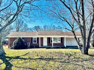 2604 Oxford Circle, Lancaster, SC 29720