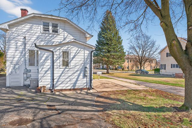 156 Wille Avenue, Wheeling, IL 60090
