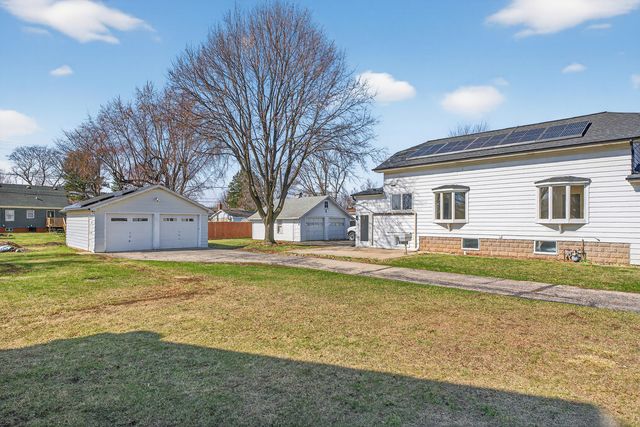 156 Wille Avenue, Wheeling, IL 60090