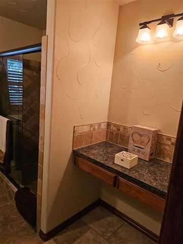 1215 NW Lake Ave, Lawton, OK 73507