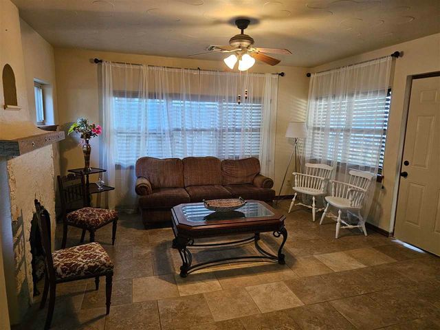 1215 NW Lake Ave, Lawton, OK 73507