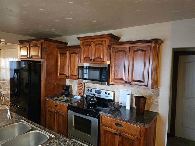 1215 NW Lake Ave, Lawton, OK 73507