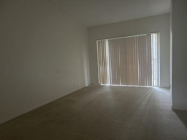 1015 Lake Shore Drive 202, Lake Park, FL 33403