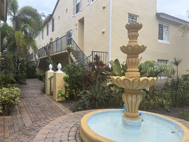 1015 Lake Shore Drive 202, Lake Park, FL 33403