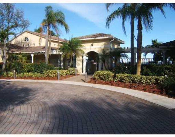 1015 Lake Shore Drive 202, Lake Park, FL 33403