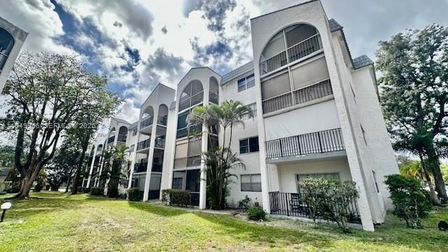 3330 Spanish Moss Ter 311, Lauderhill, FL 33319
