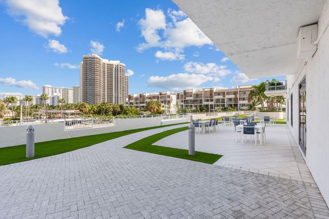 3015 N Ocean Boulevard 5F, Fort Lauderdale, FL 33308