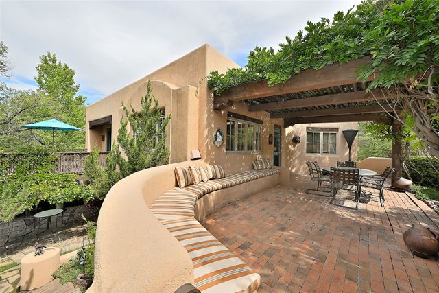 1275 Canyon Road, Santa Fe, NM 87501