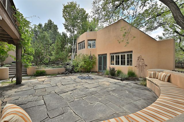 1275 Canyon Road, Santa Fe, NM 87501