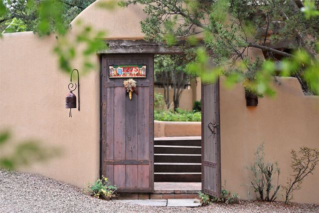 1275 Canyon Road, Santa Fe, NM 87501