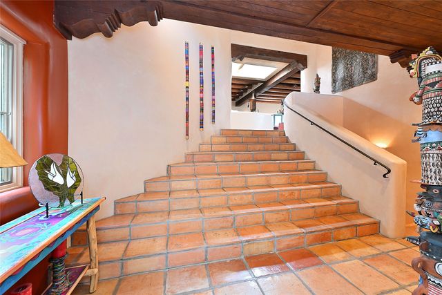 1275 Canyon Road, Santa Fe, NM 87501