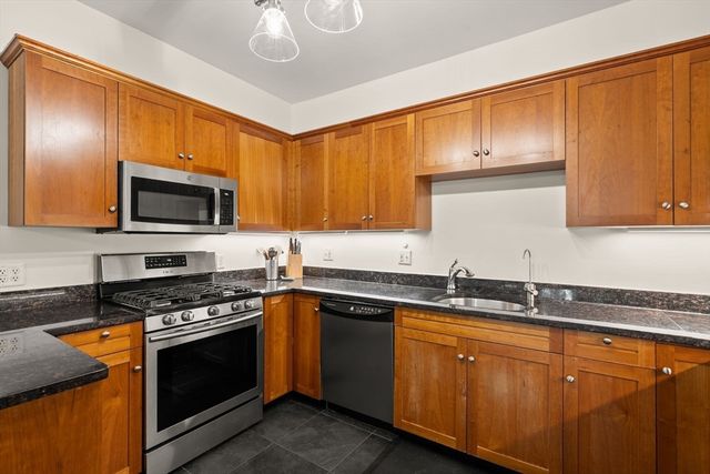 281 Chestnut Ave 1, Boston, MA 02130
