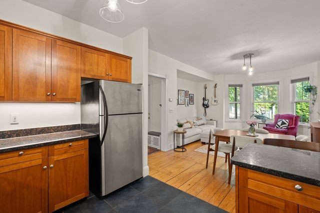 281 Chestnut Ave 1, Boston, MA 02130
