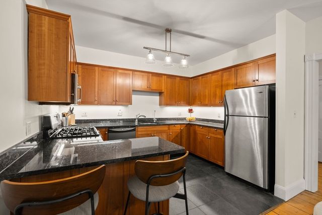 281 Chestnut Ave 1, Boston, MA 02130