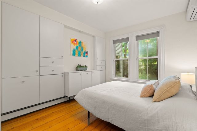 281 Chestnut Ave 1, Boston, MA 02130