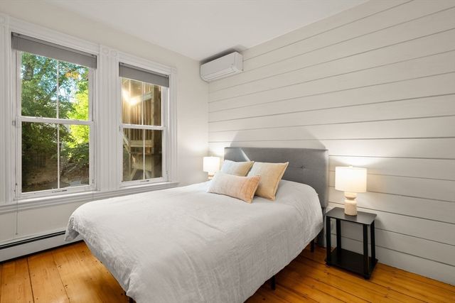 281 Chestnut Ave 1, Boston, MA 02130