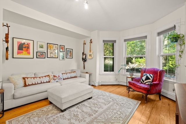 281 Chestnut Ave 1, Boston, MA 02130