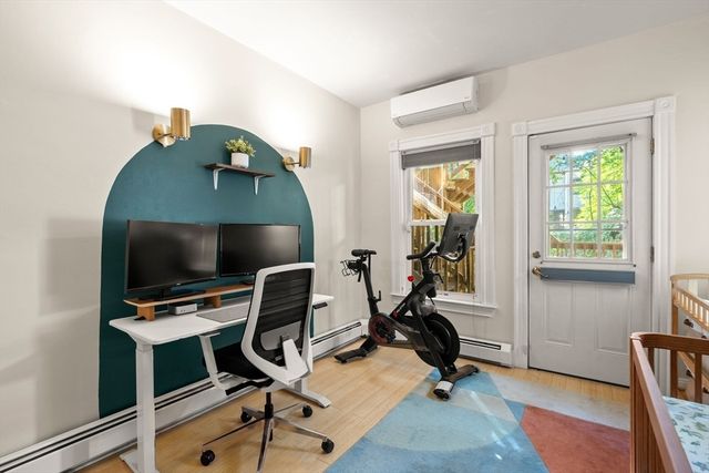 281 Chestnut Ave 1, Boston, MA 02130