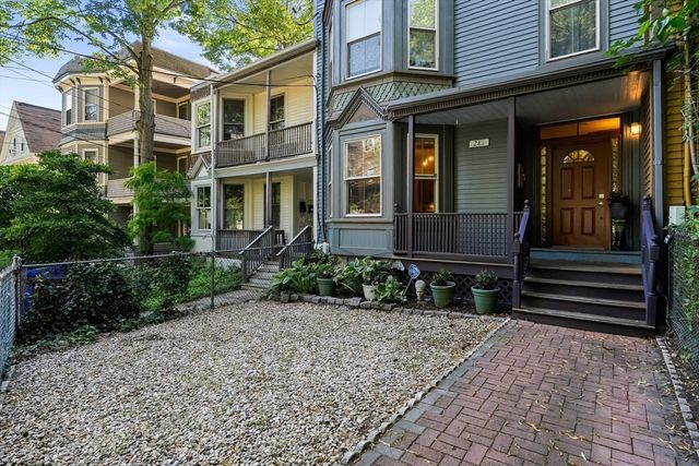281 Chestnut Ave 1, Boston, MA 02130