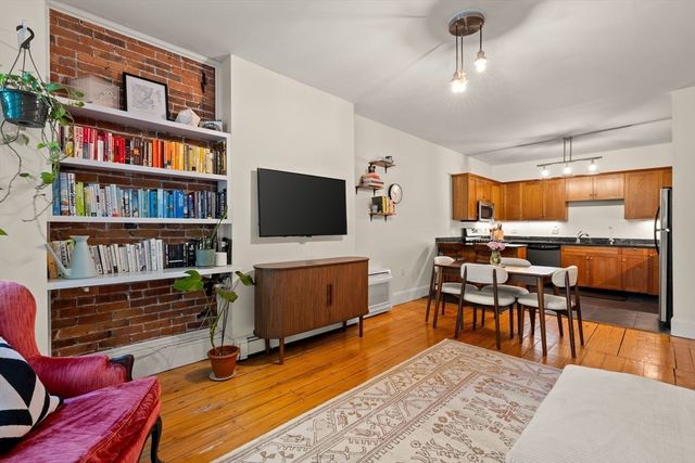 281 Chestnut Ave 1, Boston, MA 02130