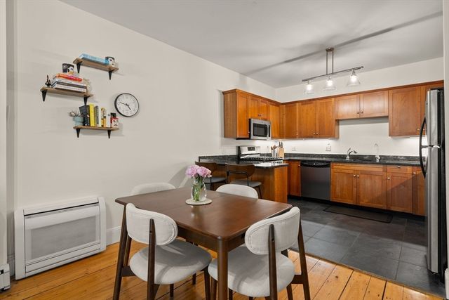 281 Chestnut Ave 1, Boston, MA 02130