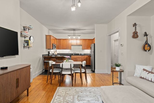 281 Chestnut Ave 1, Boston, MA 02130