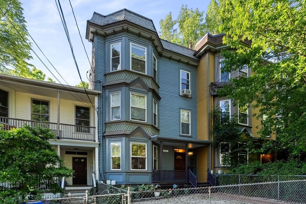 281 Chestnut Ave 1, Boston, MA 02130