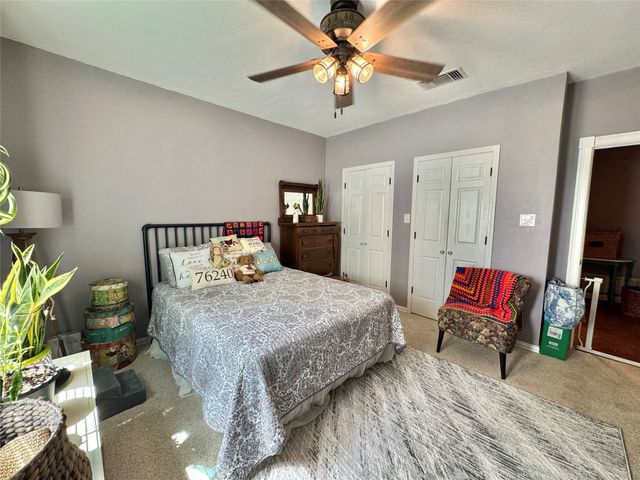 229 E Tennie Street, Gainesville, TX 76240