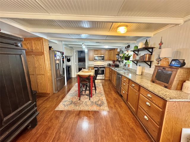 229 E Tennie Street, Gainesville, TX 76240