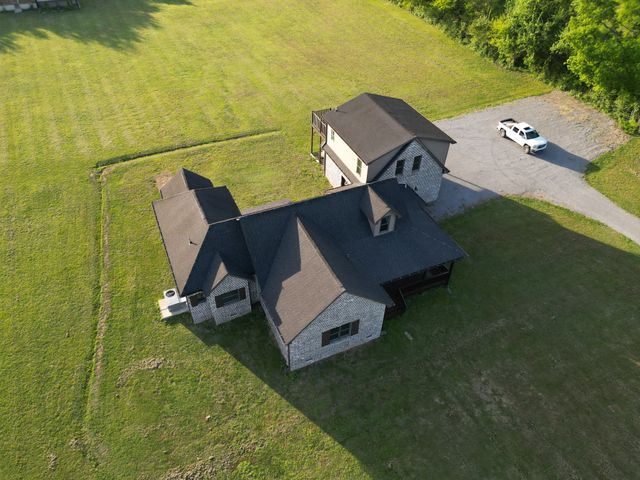 28 Henderson Rd, Lynchburg, TN 37352