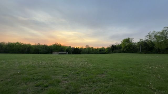 28 Henderson Rd, Lynchburg, TN 37352