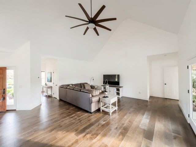 28 Henderson Rd, Lynchburg, TN 37352