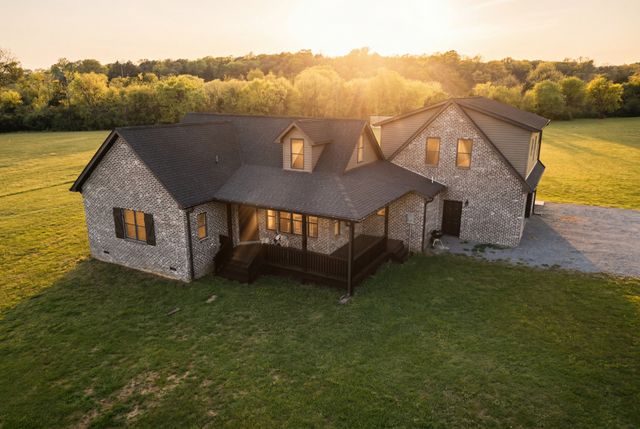 28 Henderson Rd, Lynchburg, TN 37352