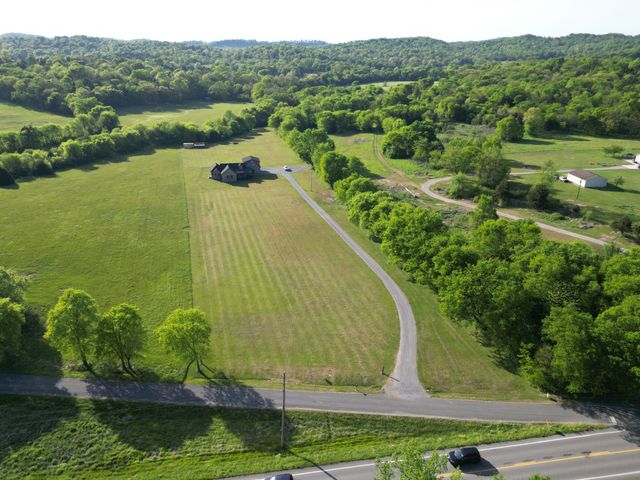 28 Henderson Rd, Lynchburg, TN 37352